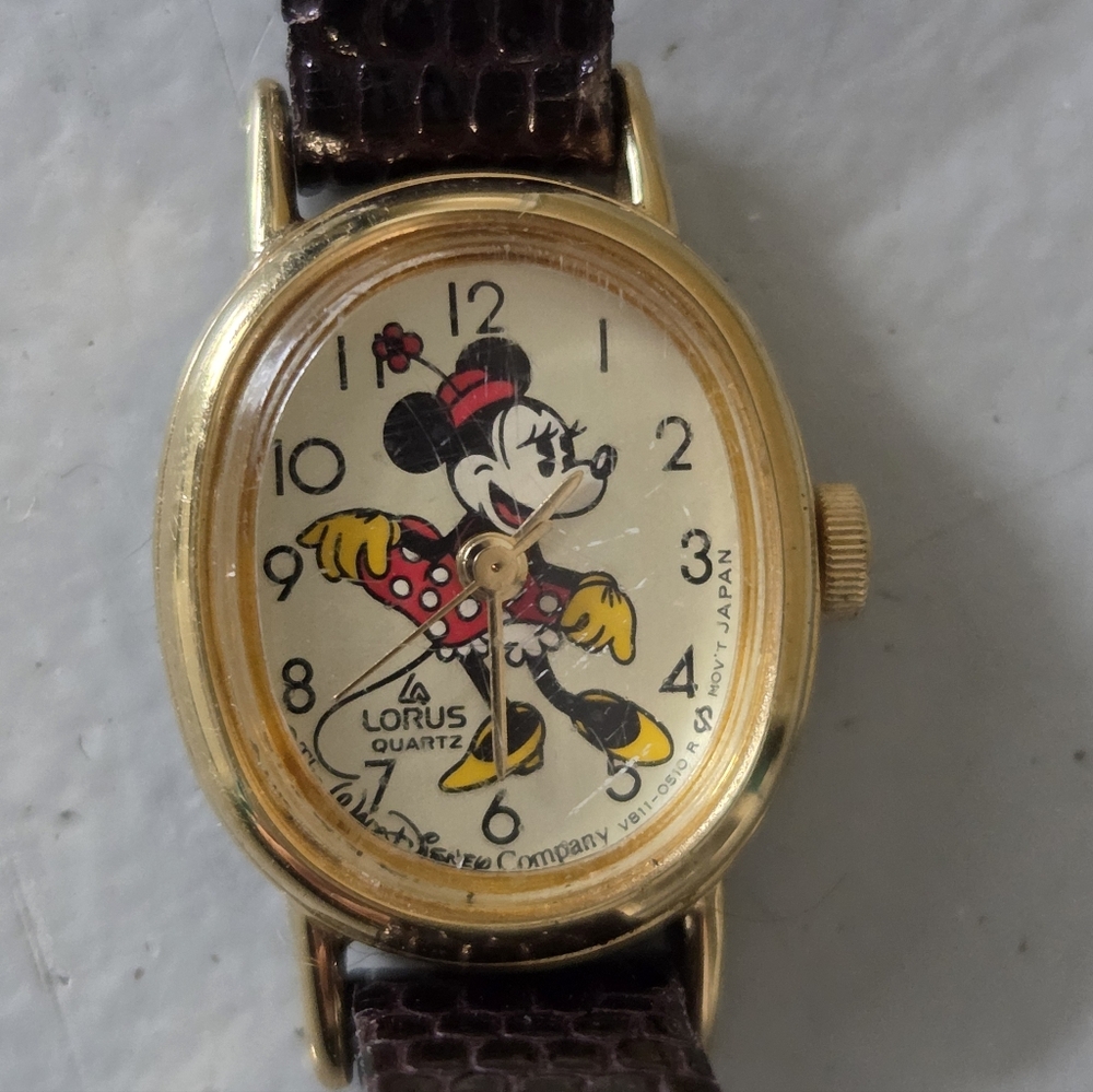 1980s Vintage Lorus Quartz Minnie Mouse Gold-Tone Oval Watch